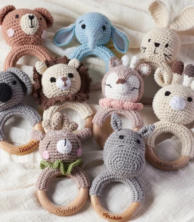 Personalized Animal Crochet Rattle, Custom Baby Shower Gift, Wooden Rattle Ring with Engraved Baby Name, Newborn Gift, Gift for Nephew Niece